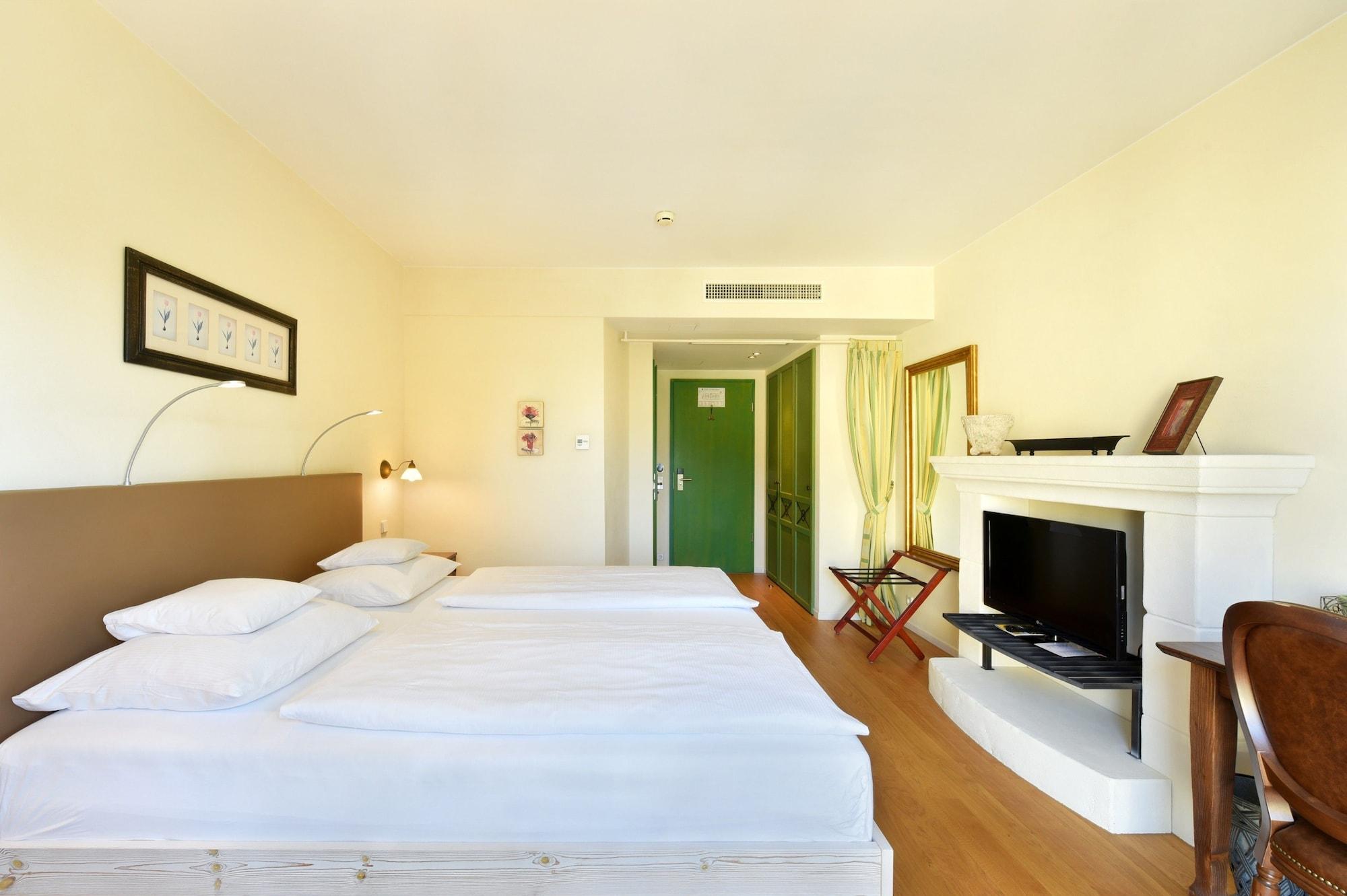 Hotel Hirschen In Freiburg-Lehen エクステリア 写真