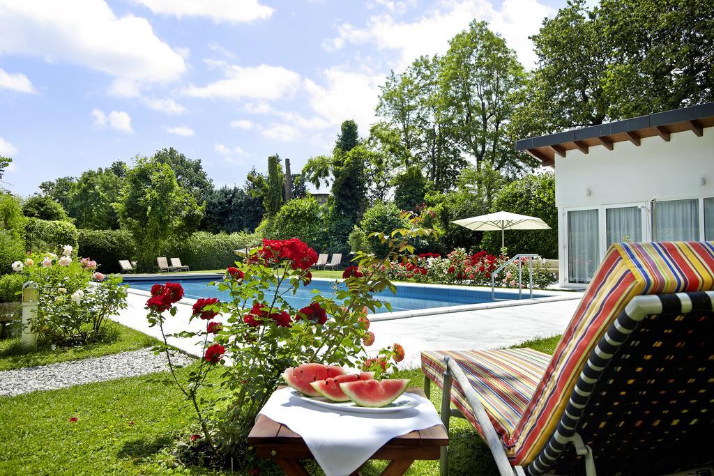 Hotel Hirschen In Freiburg-Lehen エクステリア 写真